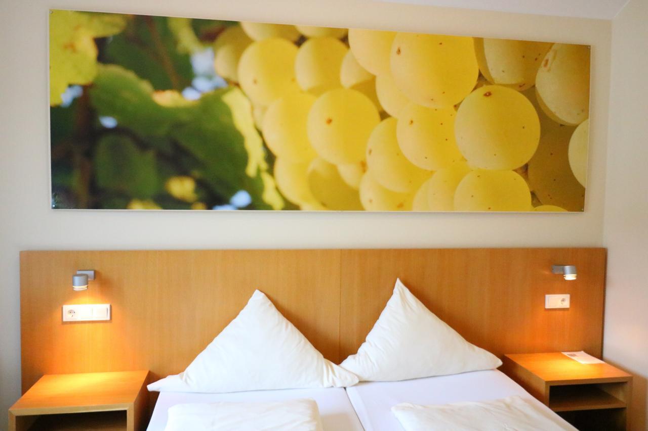 Christiana'S Wein & Art Hotel แบร์นคาสเทล-คืสท์ ภายนอก รูปภาพ