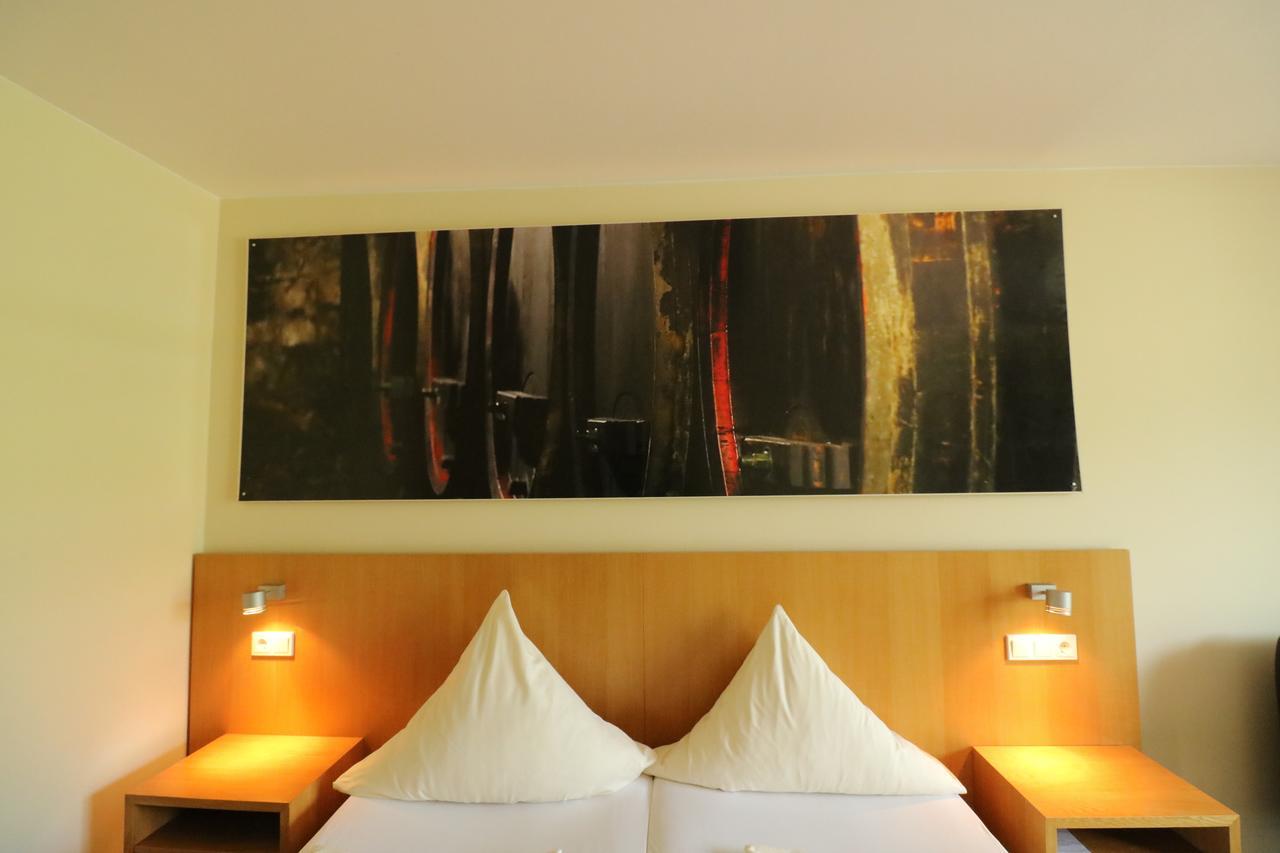 Christiana'S Wein & Art Hotel แบร์นคาสเทล-คืสท์ ภายนอก รูปภาพ